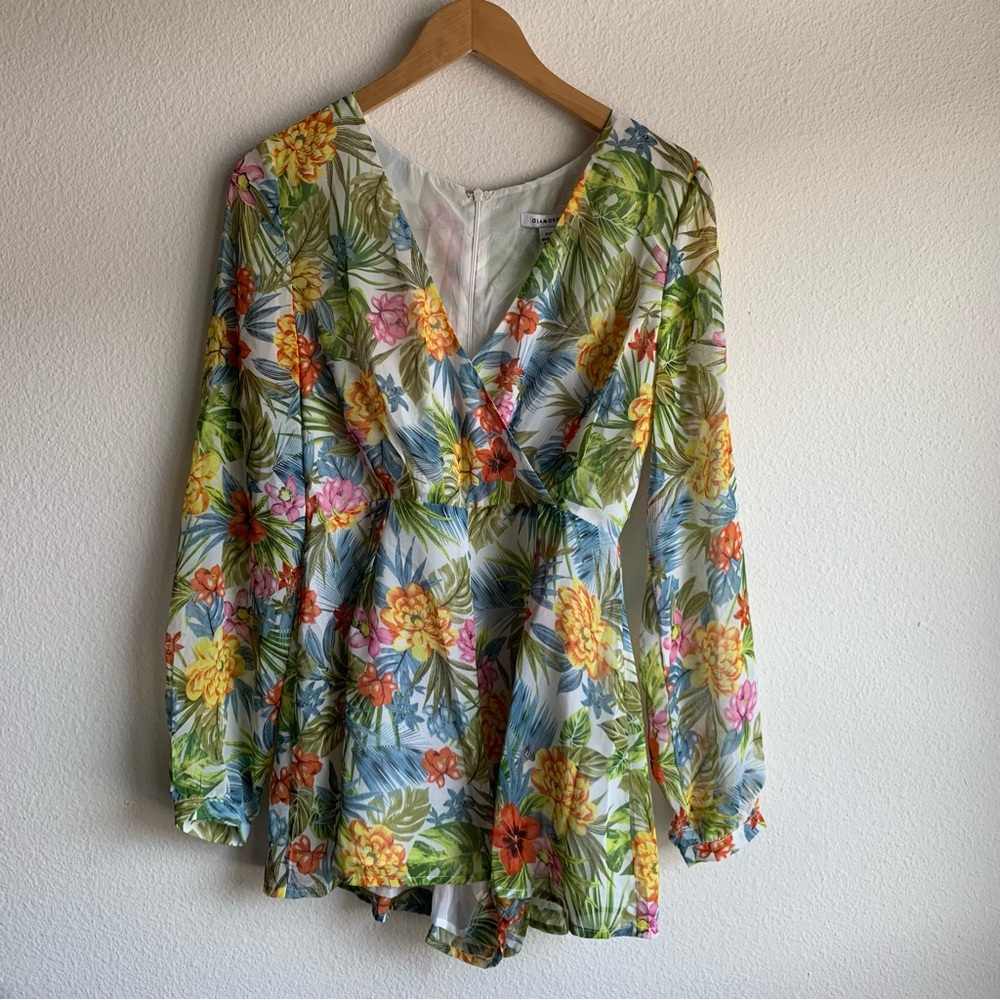 NWT Glamorous Floral Wrap Long Sleeves Playsuit Women Size: S (Flaws Noted)